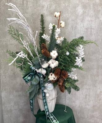 Зимний букет в вазе "Лесная мелодия"